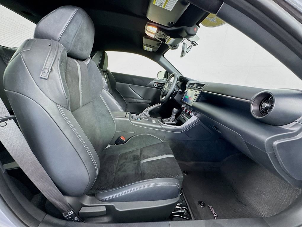 Used 2024 Toyota GR86 Premium image 30