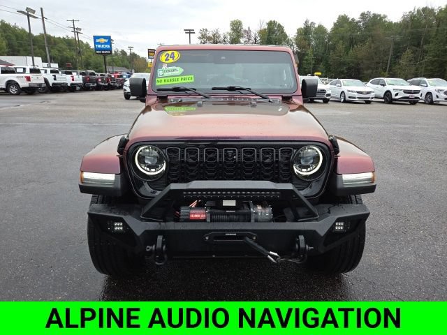 Used 2024 Jeep Wrangler Unlimited Sahara w/ Technology Group AWD/4WD image 3