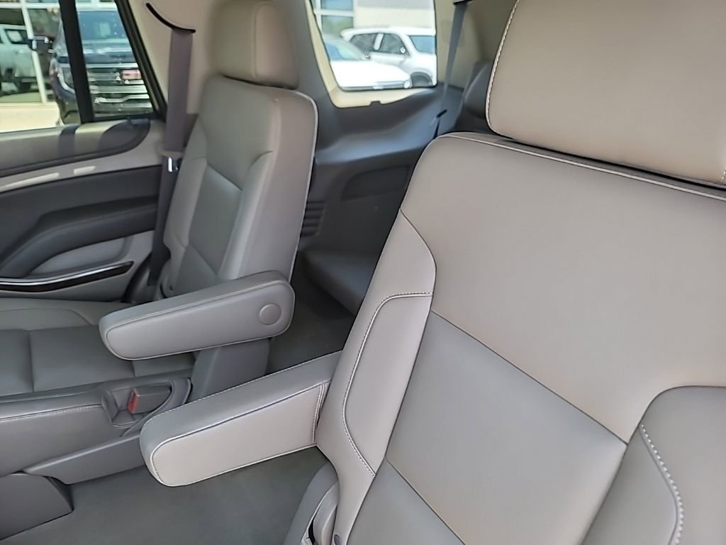 Used 2017 Chevrolet Tahoe LT w/ Luxury Package AWD/4WD image 11