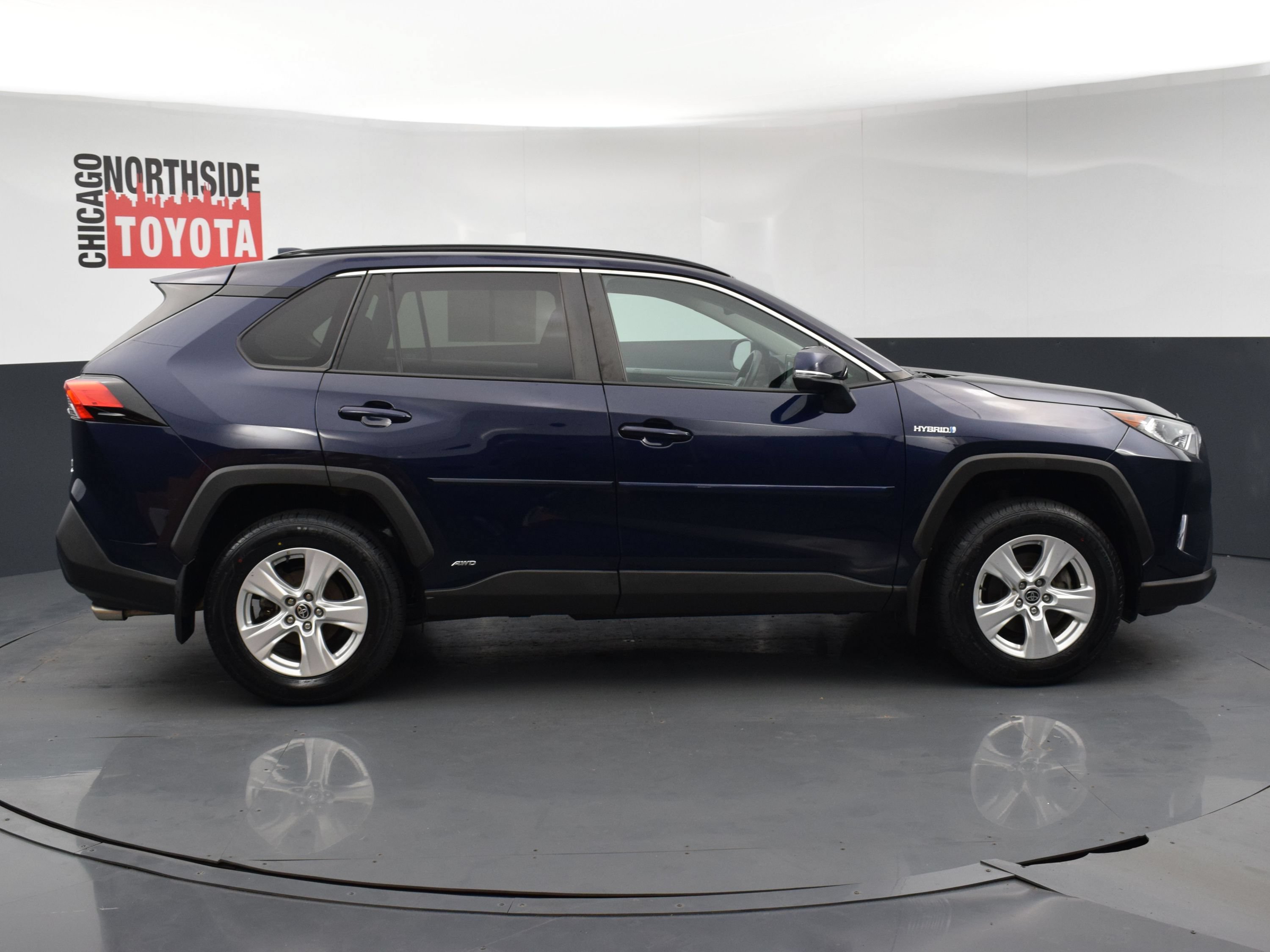 Used 2021 Toyota RAV4 XLE w/ Convenience Package AWD/4WD image 5