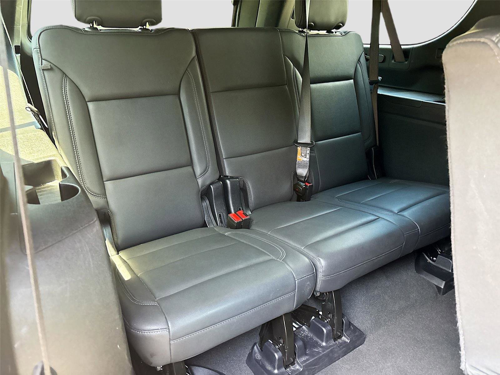 Used 2025 Chevrolet Suburban Z71 AWD/4WD image 28