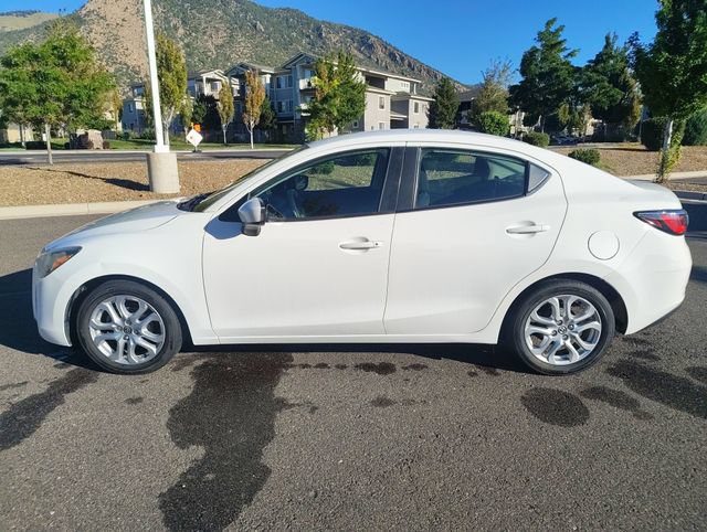 Used 2016 Scion iA FWD image 6