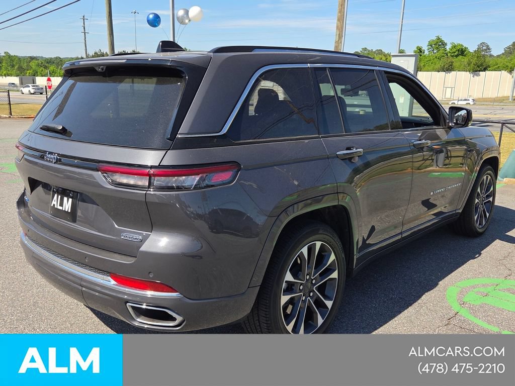 Used 2023 Jeep Grand Cherokee Overland w/ Luxury Tech Group IV AWD/4WD image 15
