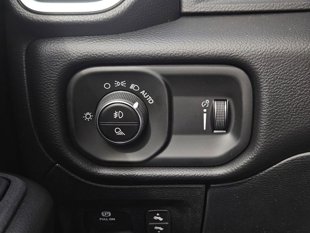 New 2026 RAM 1500 4x4 Crew Cab image 26