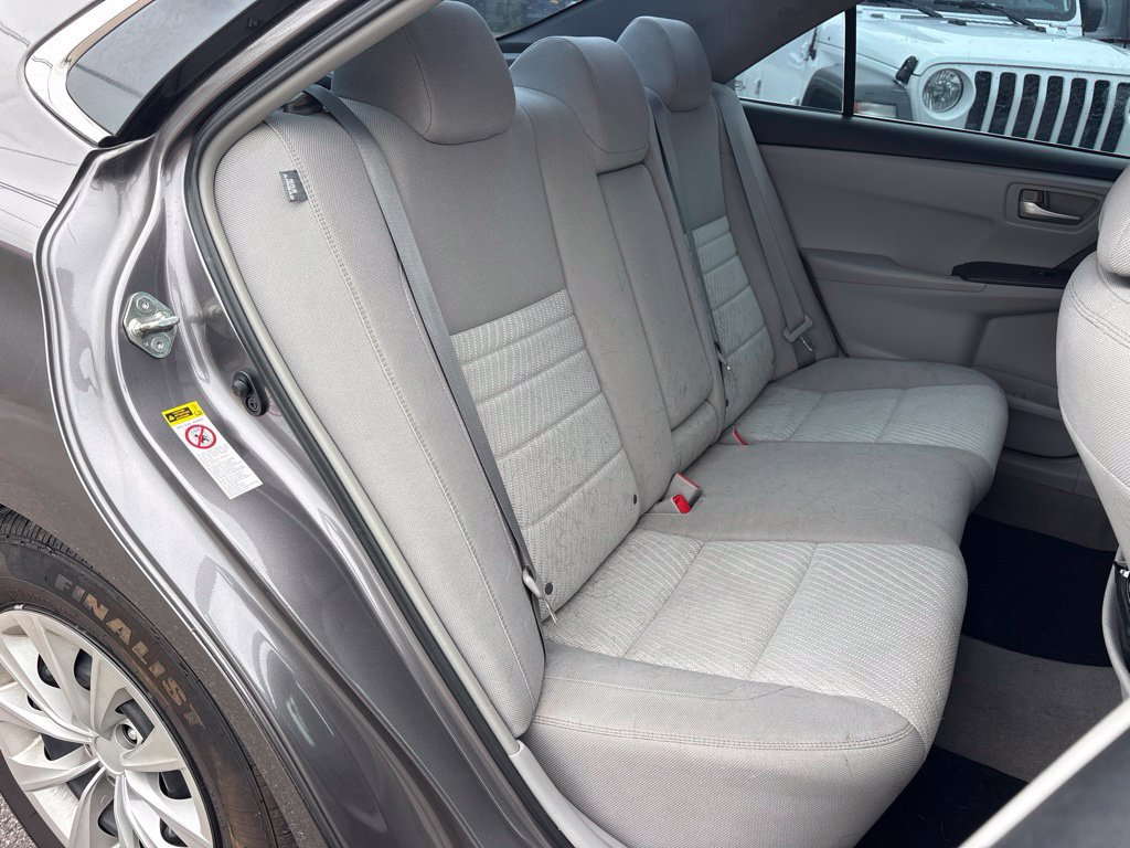 Used 2015 Toyota Camry LE w/ Moonroof Package FWD image 16