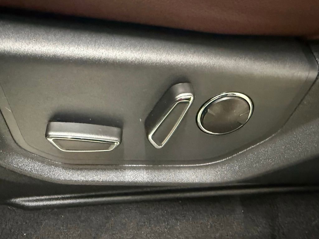 Used 2024 Ford Expedition Max Limited image 25