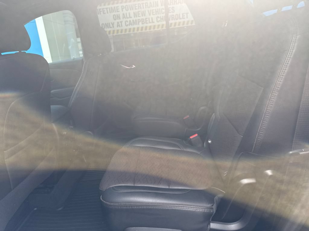 Used 2023 Chevrolet Traverse High Country FWD image 39