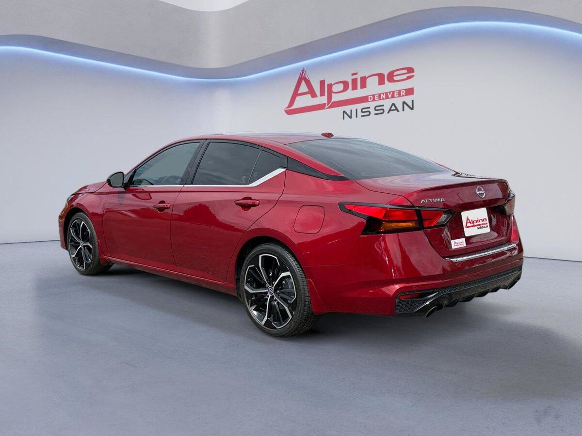 Used 2023 Nissan Altima 2.5 SR FWD image 3