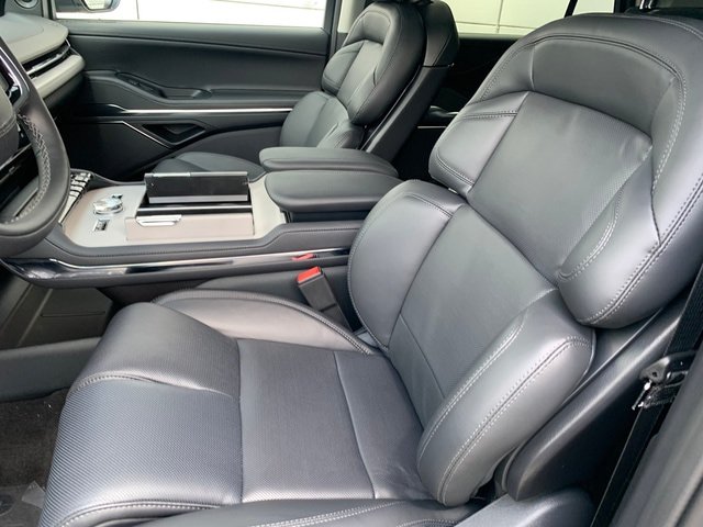 New 2027 Lincoln Navigator Premiere AWD/4WD image 15