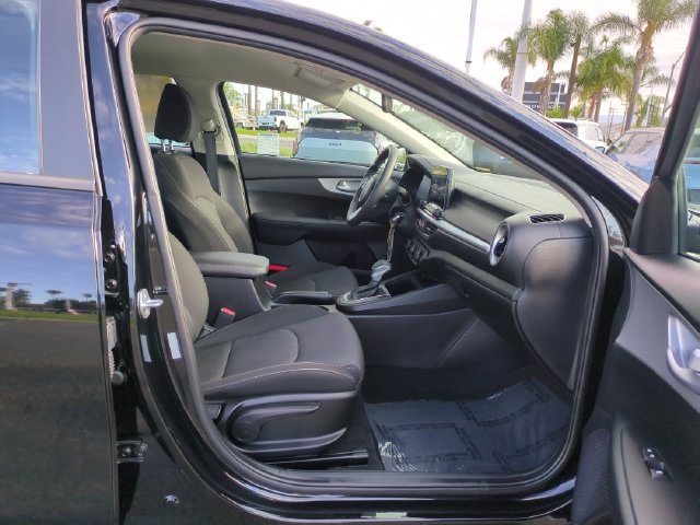 Certified 2023 Kia Forte LXS FWD image 30