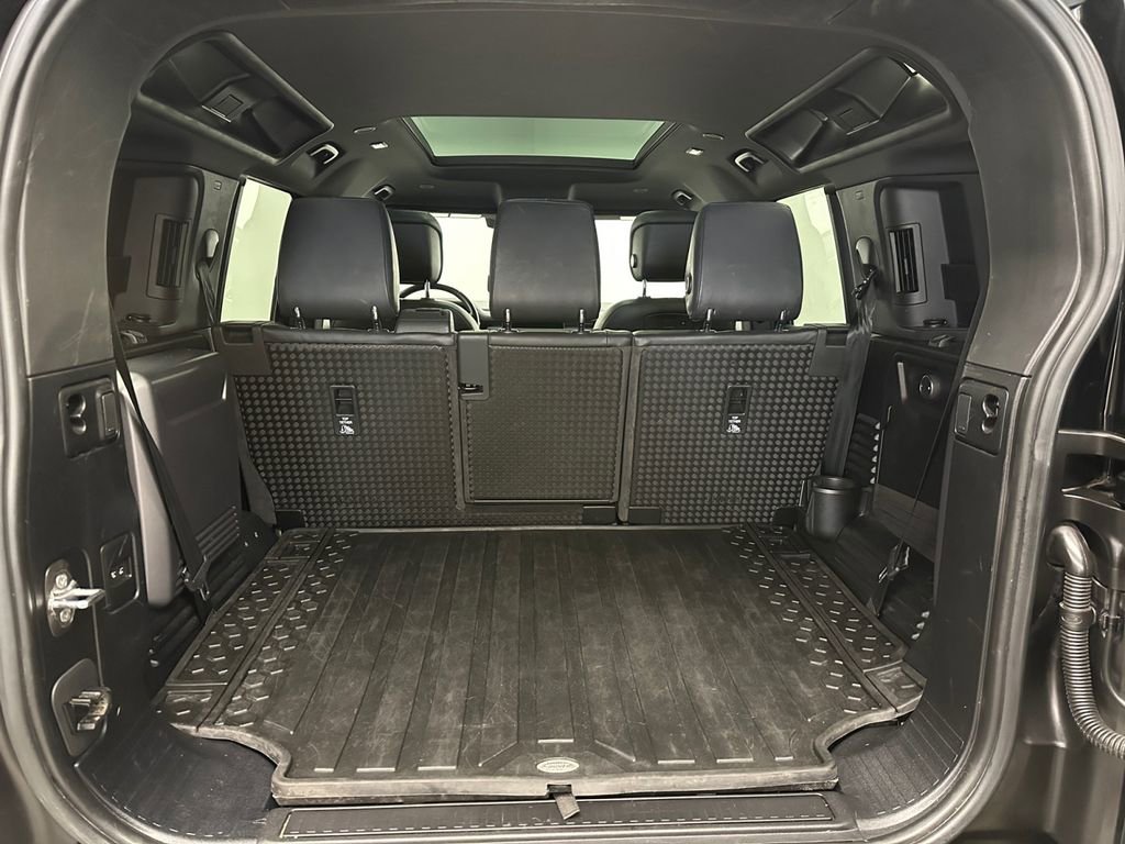 Used 2021 Land Rover Defender 110 X-Dynamic HSE image 17