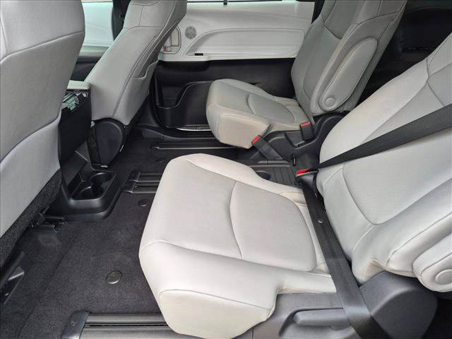 New 2026 Toyota Sienna XLE FWD image 13