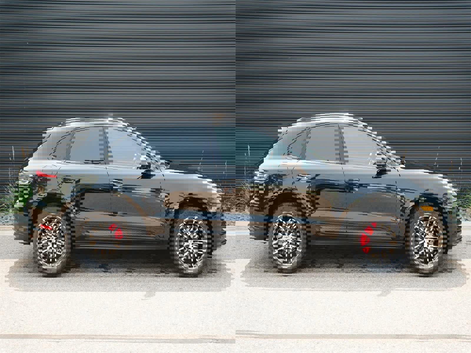 New 2025 Porsche Macan S image 24