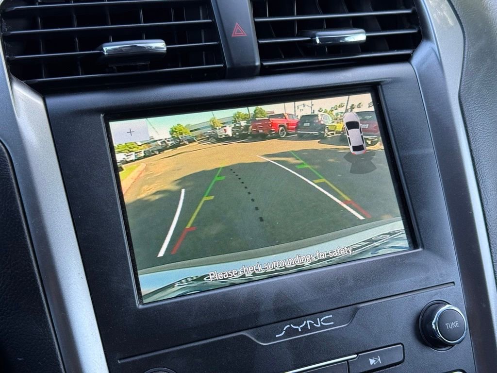 Used 2019 Ford Fusion SEL FWD image 3