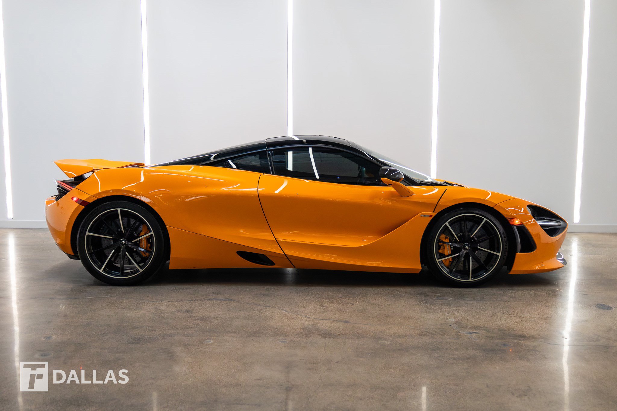 Used 2019 McLaren 720S RWD image 14