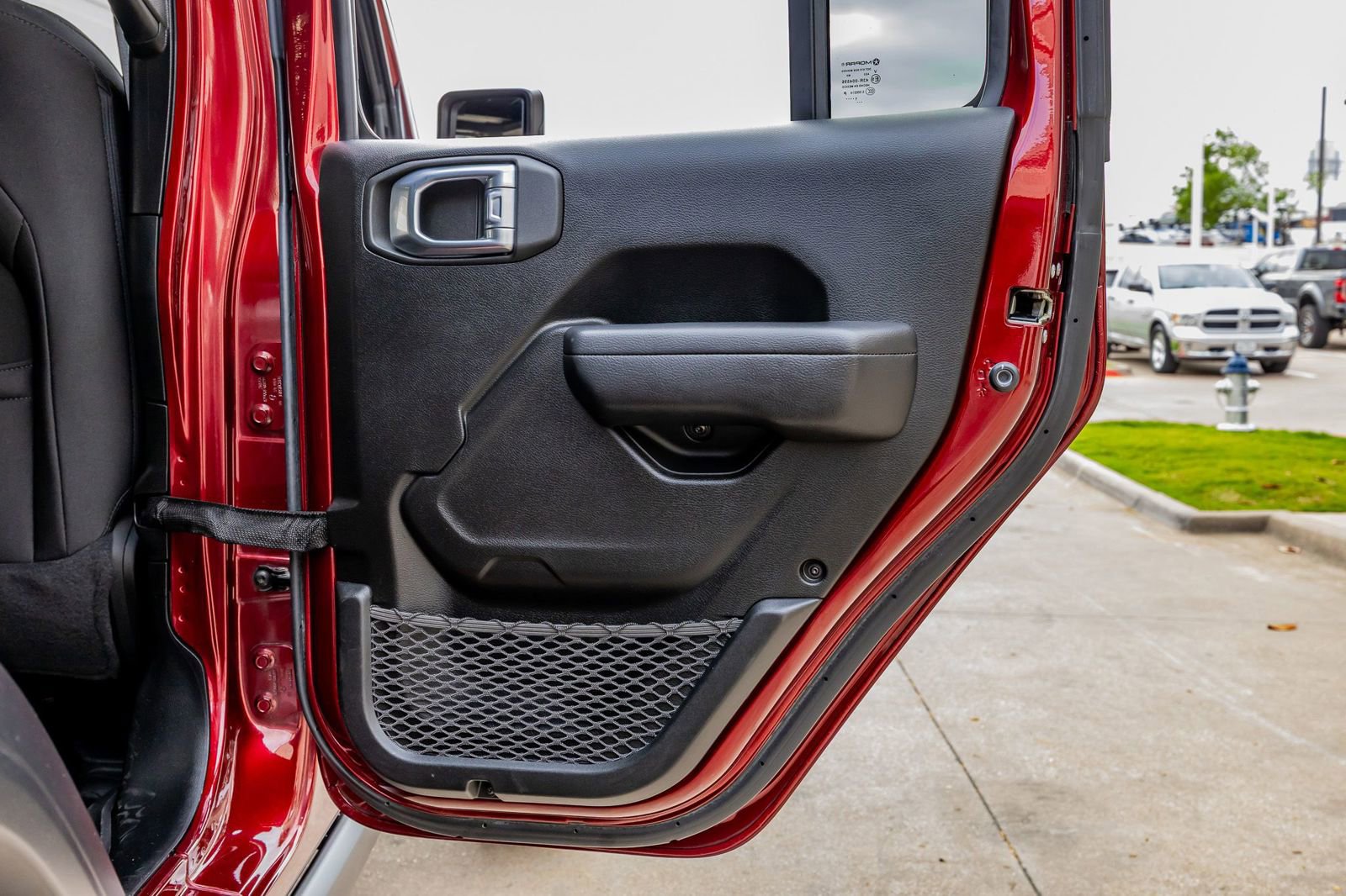 Used 2022 Jeep Wrangler Unlimited Sport image 39