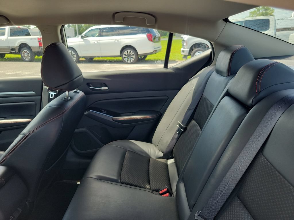 Used 2024 Nissan Altima 2.5 SR FWD image 14