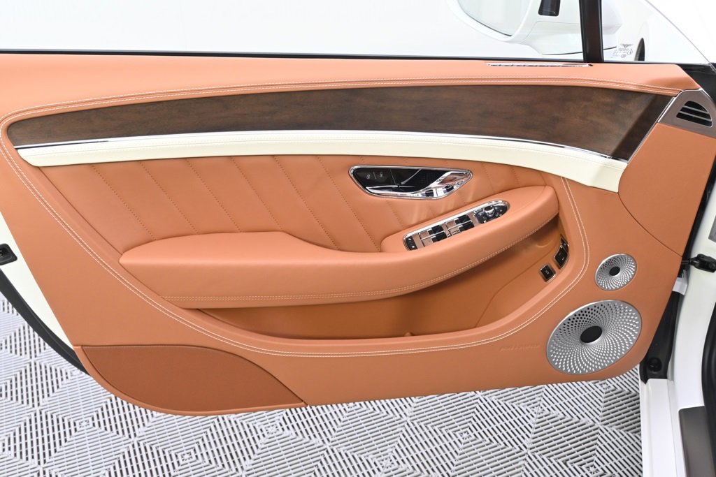 Used 2024 Bentley Continental GT image 26