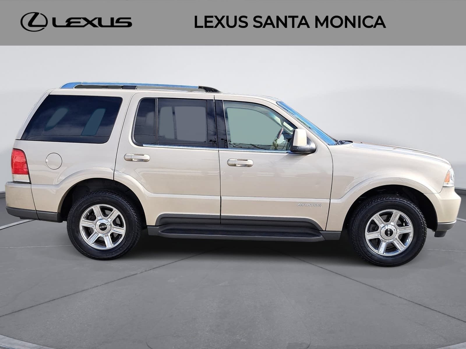 Used 2004 Lincoln Aviator 2WD image 4