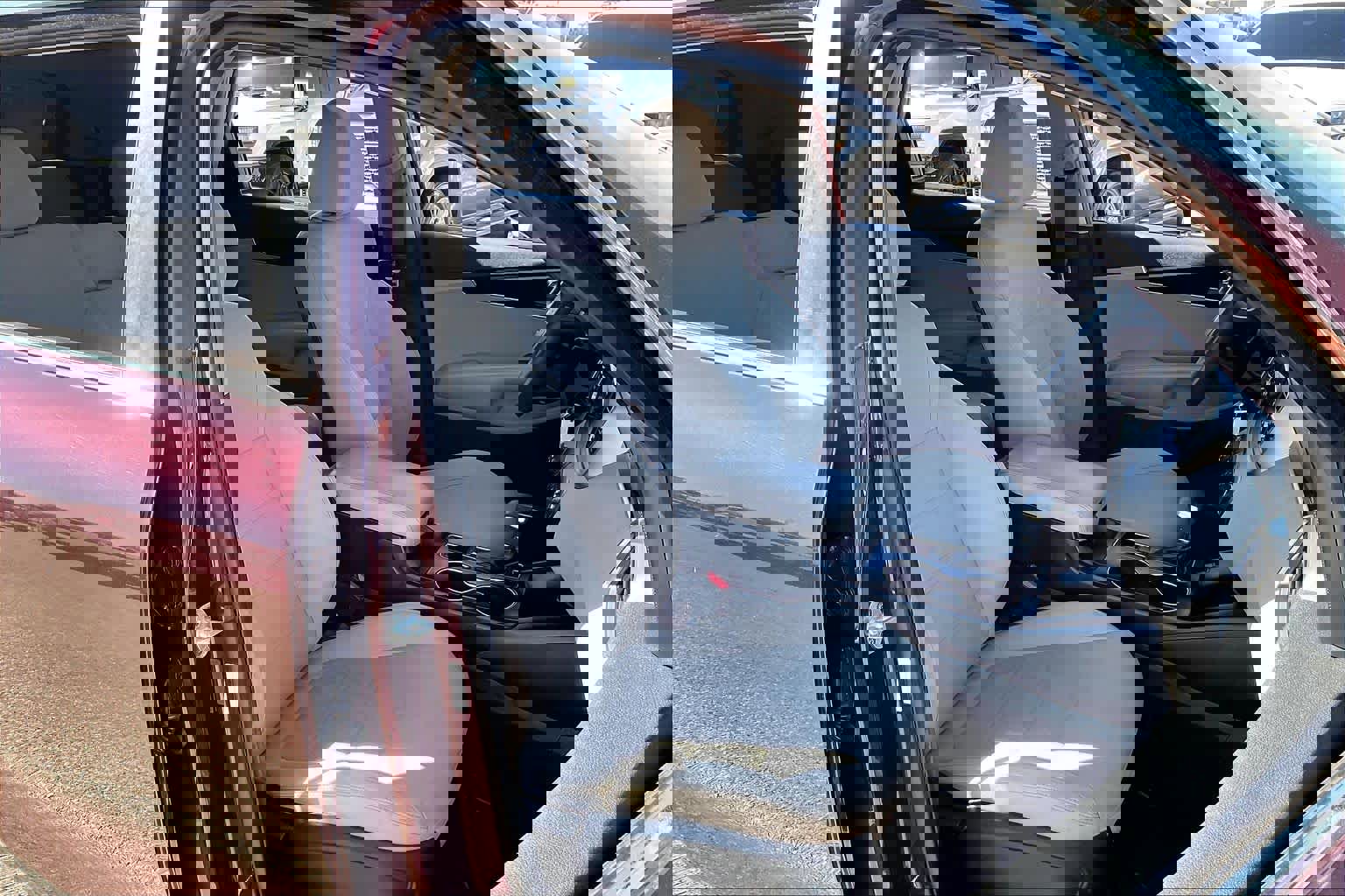 Used 2019 Kia Sorento LX image 9