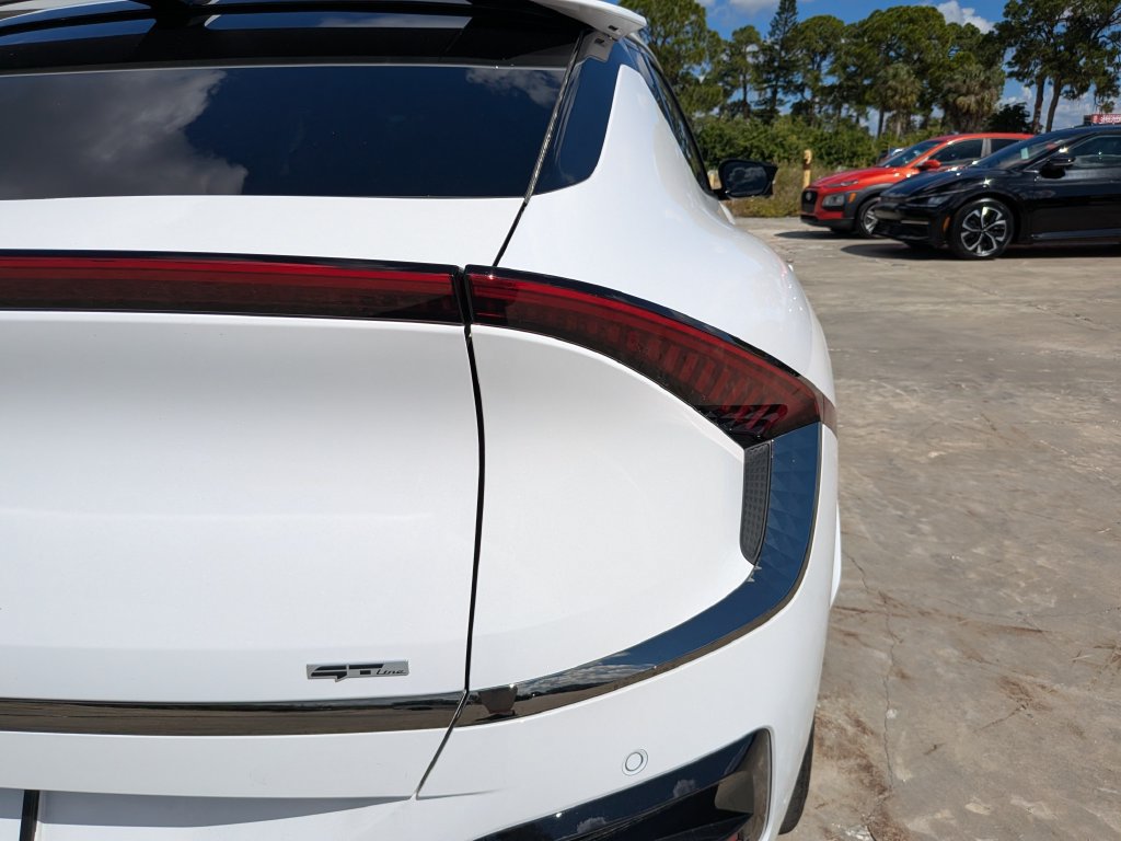 Certified 2025 Kia EV6 GT-Line AWD/4WD image 11