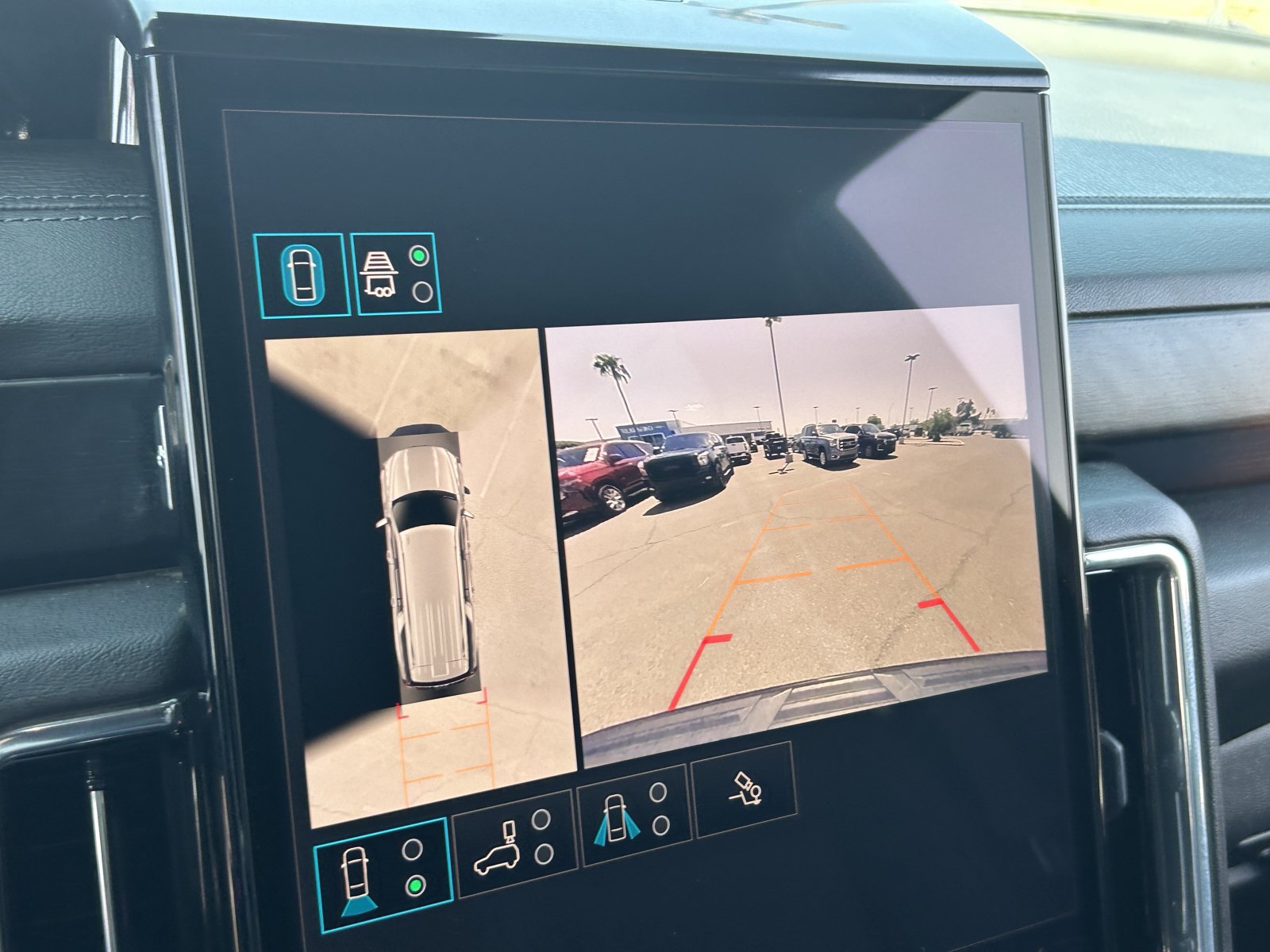 Certified 2025 GMC Yukon XL Denali AWD/4WD image 30