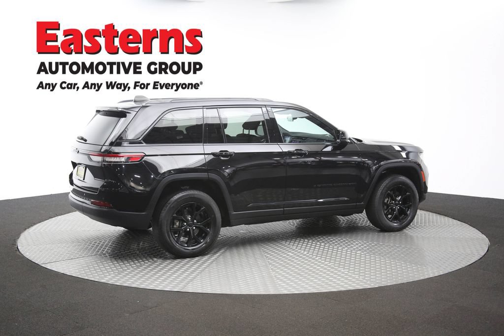 Used 2025 Jeep Grand Cherokee Altitude AWD/4WD image 43