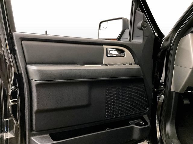 Used 2016 Ford Expedition XLT w/ Equipment Group 202A AWD/4WD image 23