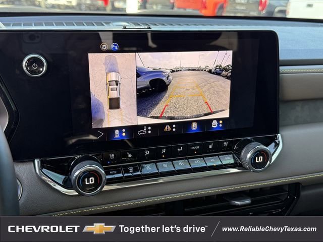 Used 2025 Chevrolet Colorado ZR2 w/ Technology Package AWD/4WD image 26