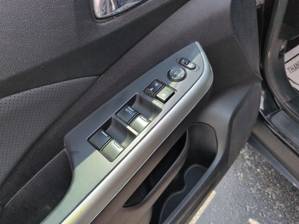 Used 2015 Honda CR-V Touring image 12