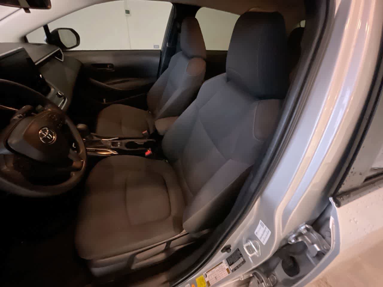 Used 2022 Toyota Corolla LE w/ Carpet Mat Package (TMS) FWD image 11