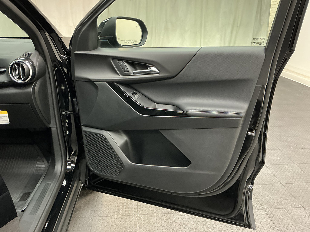 New 2027 Chevrolet Equinox LT w/ LPO, Floor Liner Package AWD/4WD image 32