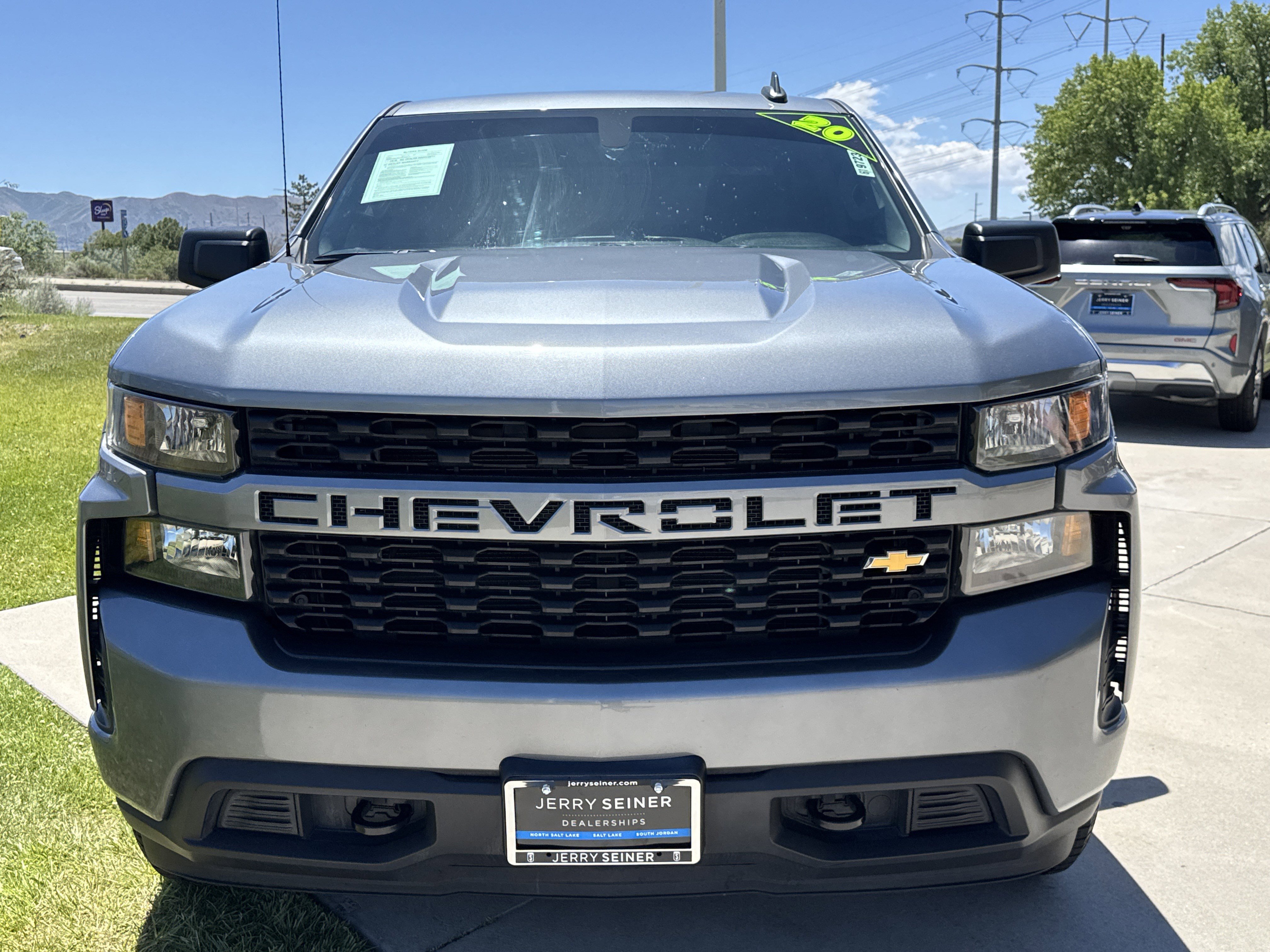 Used 2020 Chevrolet Silverado 1500 Custom w/ Custom Value Package AWD/4WD image 8