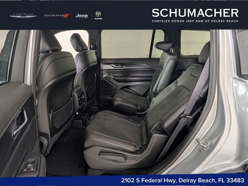 New 2025 Jeep Grand Cherokee L Altitude RWD image 7
