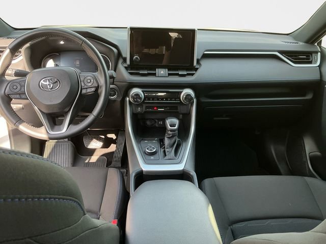 Used 2024 Toyota RAV4 SE image 12