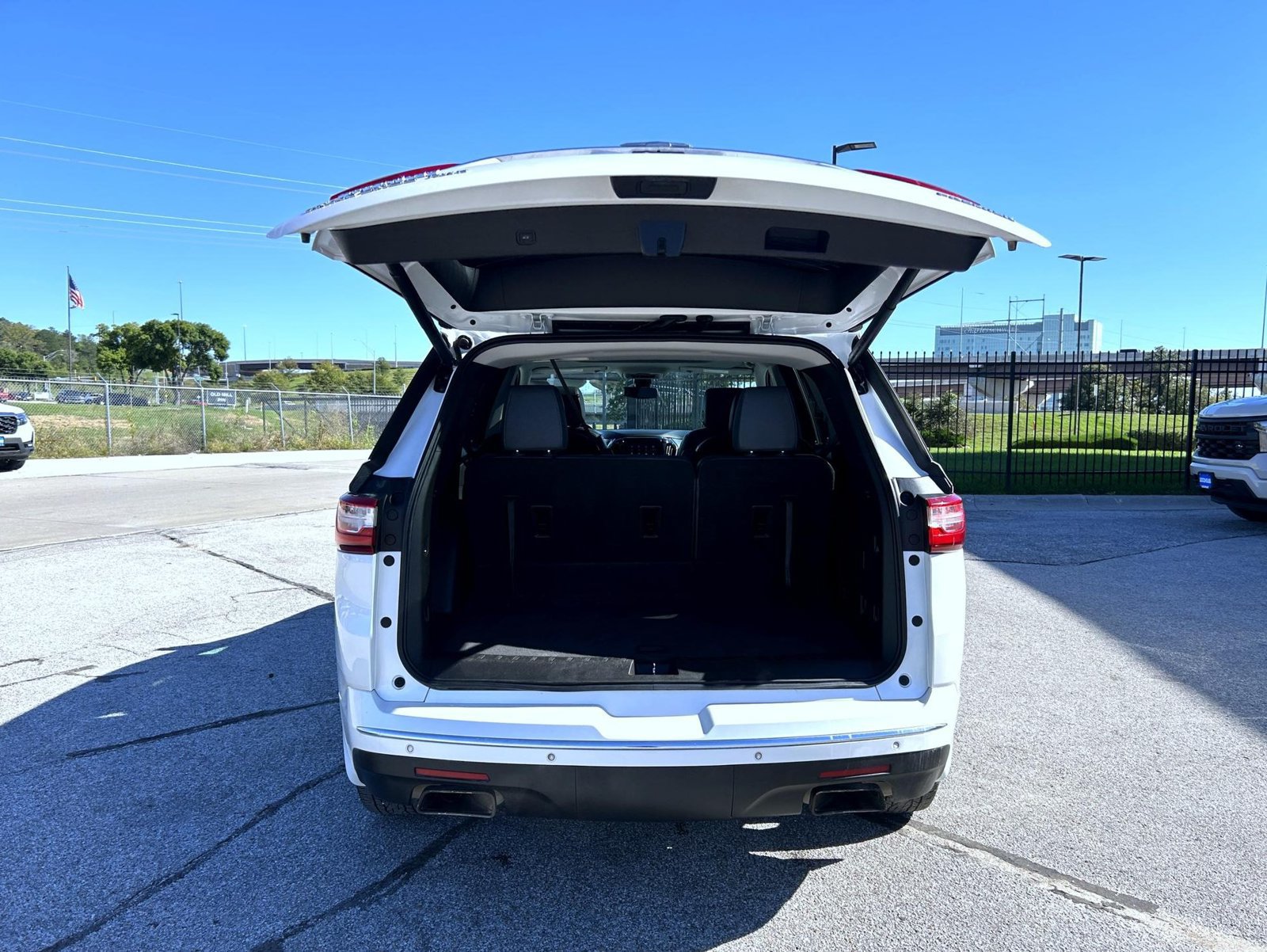 Certified 2021 Chevrolet Traverse Premier AWD/4WD image 24