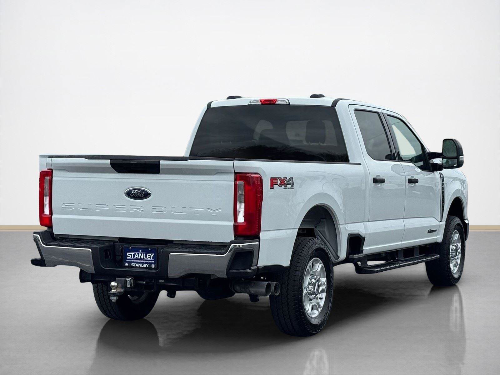 Used 2025 Ford F250 XLT w/ FX4 Off-Road Package AWD/4WD image 8