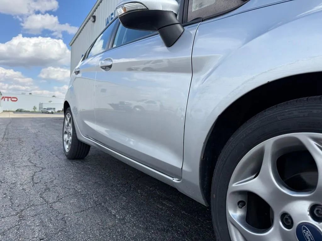 Used 2012 Ford Fiesta SES FWD image 11
