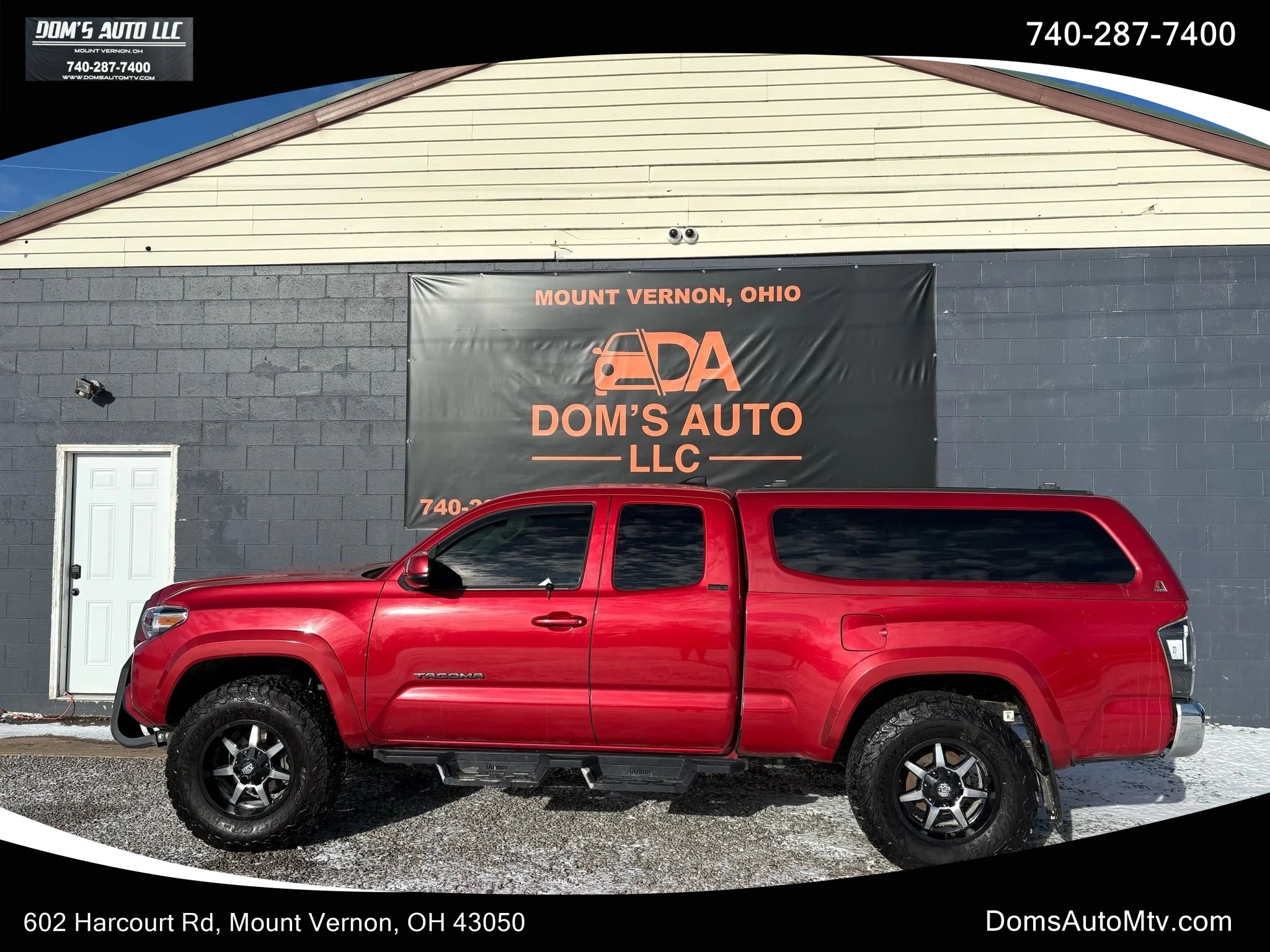 Used 2018 Toyota Tacoma SR5 w/ SR5 Appearance Package (SM) image 1