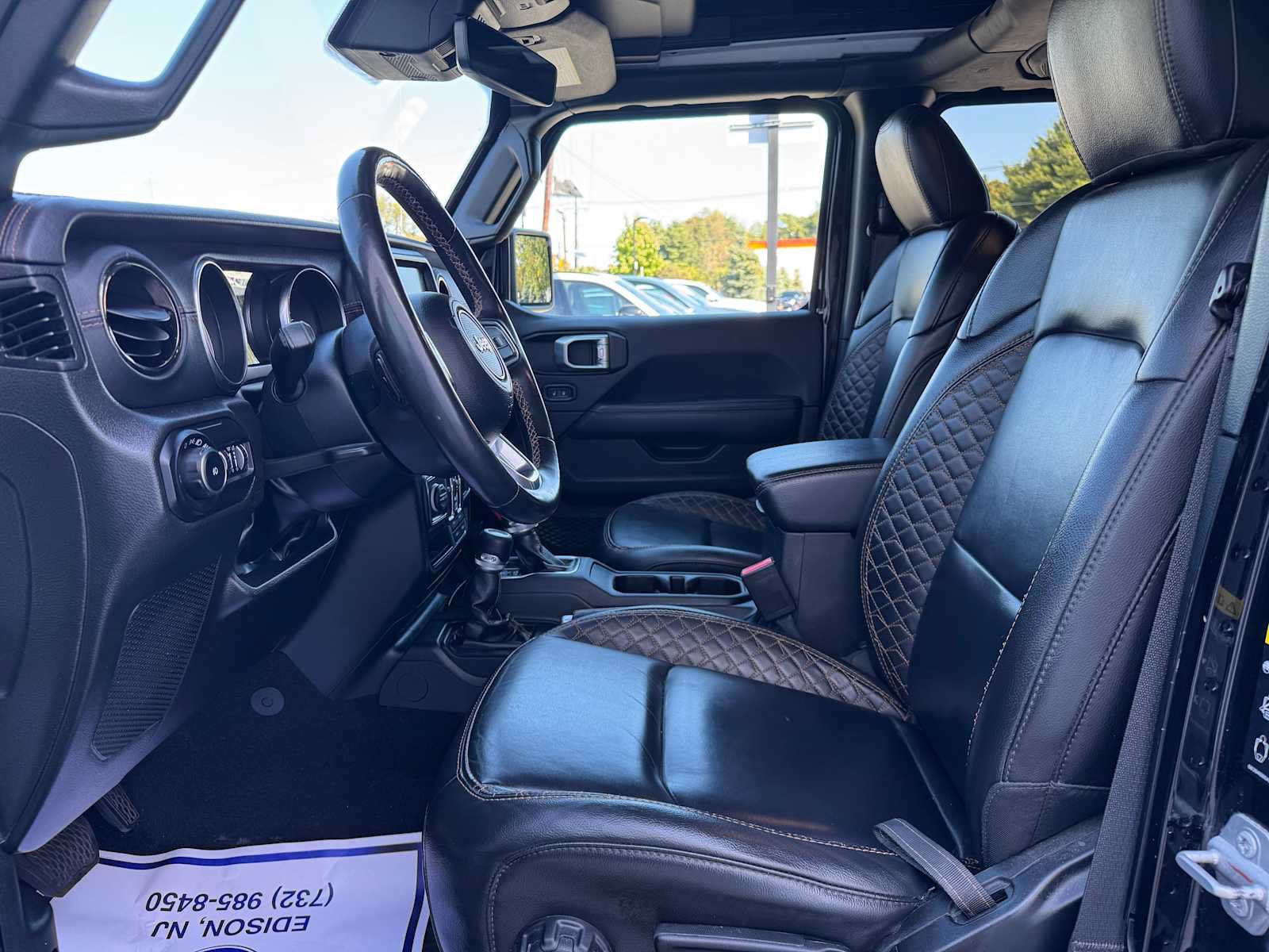 Used 2022 Jeep Wrangler Unlimited Sahara AWD/4WD image 9