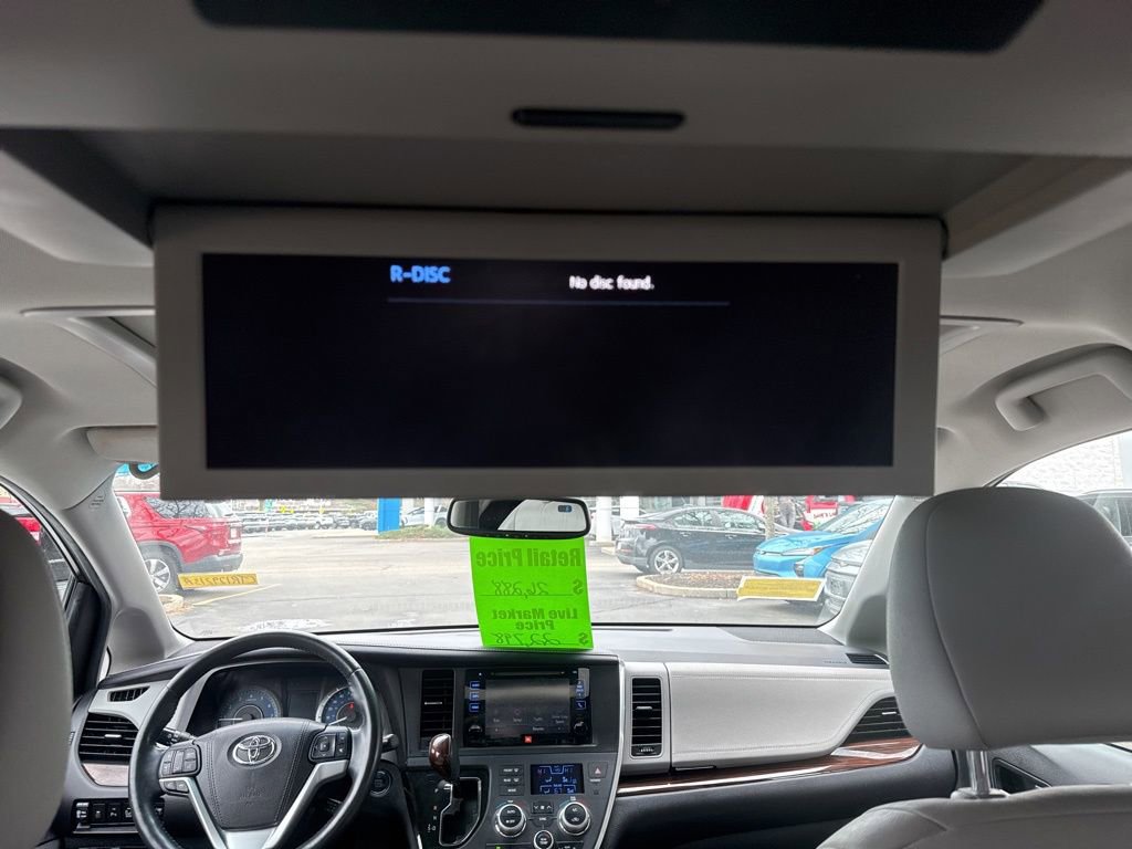 Used 2017 Toyota Sienna Limited Premium image 34