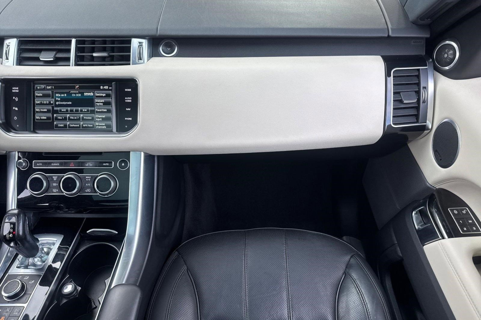 Used 2015 Land Rover Range Rover Sport HSE image 29