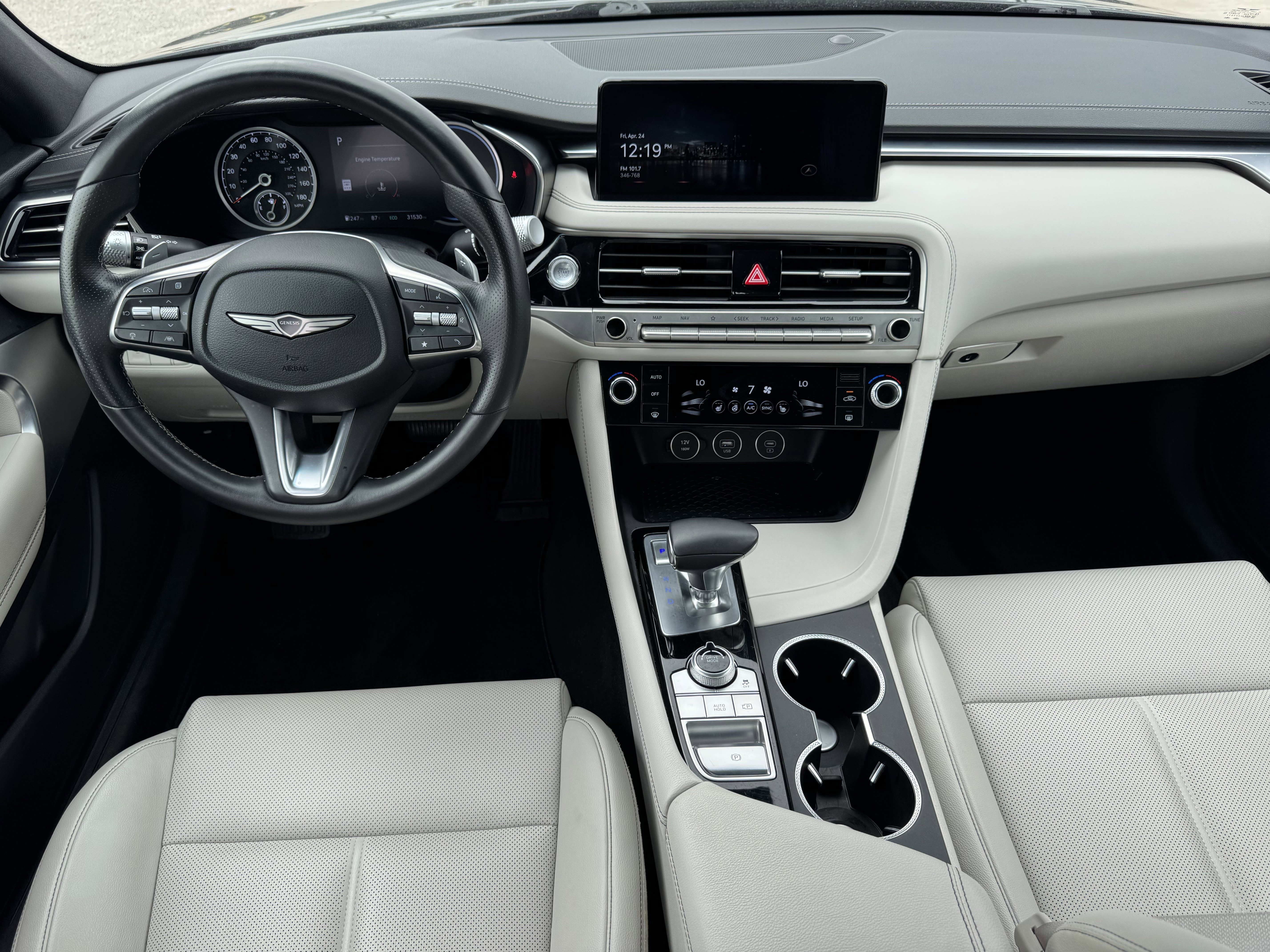 Used 2025 Genesis G70 2.5T AWD/4WD image 13