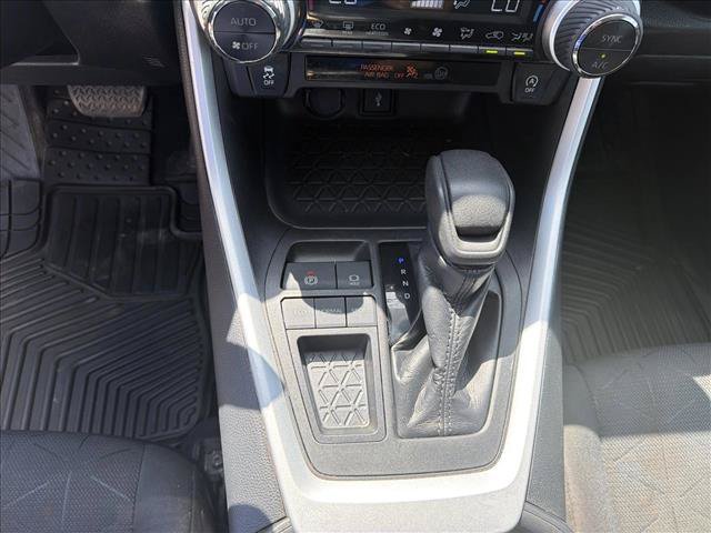 Used 2021 Toyota RAV4 XLE FWD image 16