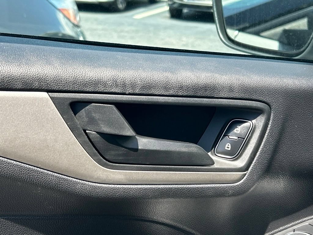 Used 2022 Ford Escape SE w/ SE Sport Appearance Package FWD image 17