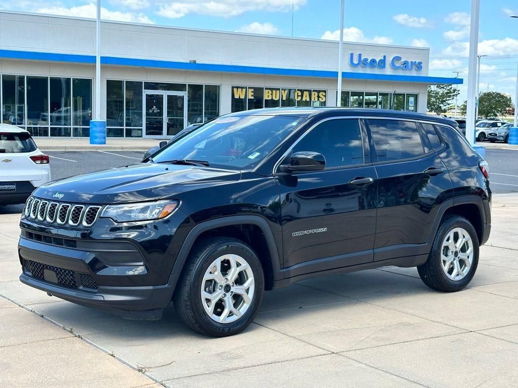 Used 2025 Jeep Compass Sport AWD/4WD image 4