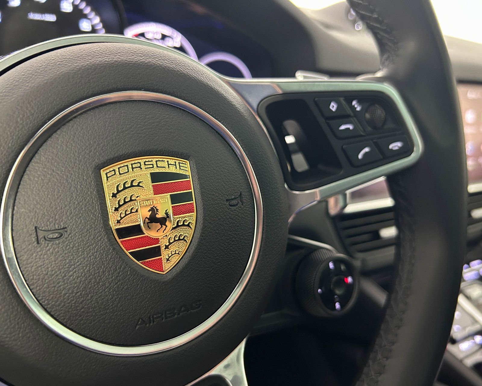 Used 2023 Porsche Cayenne Coupe image 18