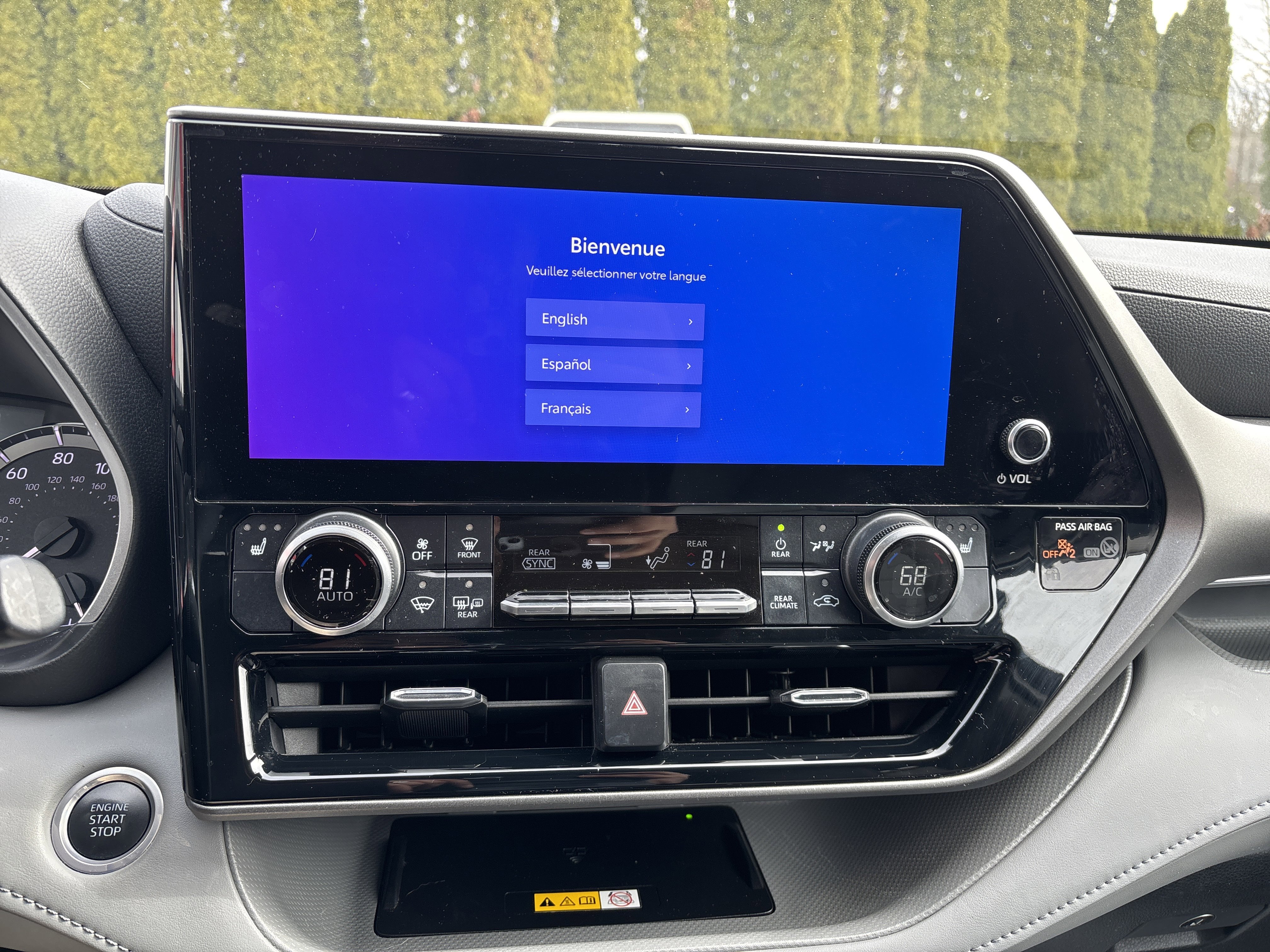 Used 2024 Toyota Highlander XLE image 26