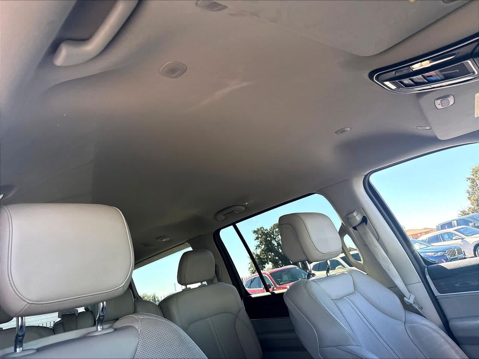 Used 2022 Jeep Wagoneer Series III AWD/4WD image 30