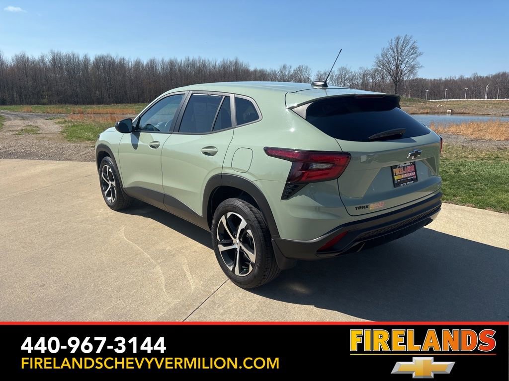 Certified 2024 Chevrolet Trax RS w/ Driver Confidence Package image 7